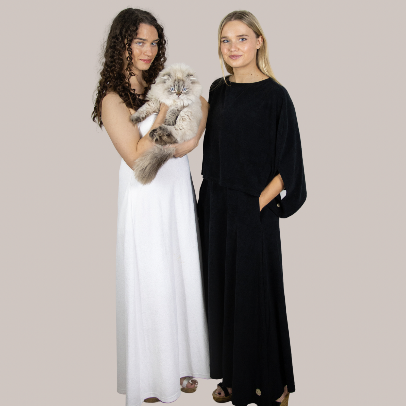 Dry Dolly long poncho – lightweight, stylish & ulta absorbent for extra coverage after swimming or home or spa