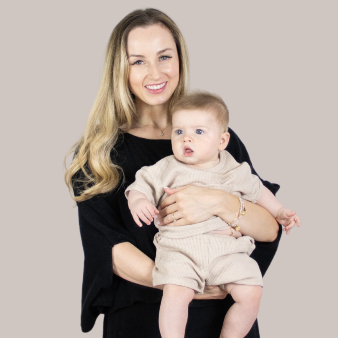 Dry Dolly long poncho – lightweight, stylish & absorbent for extra coverage and comfort while breast feeding