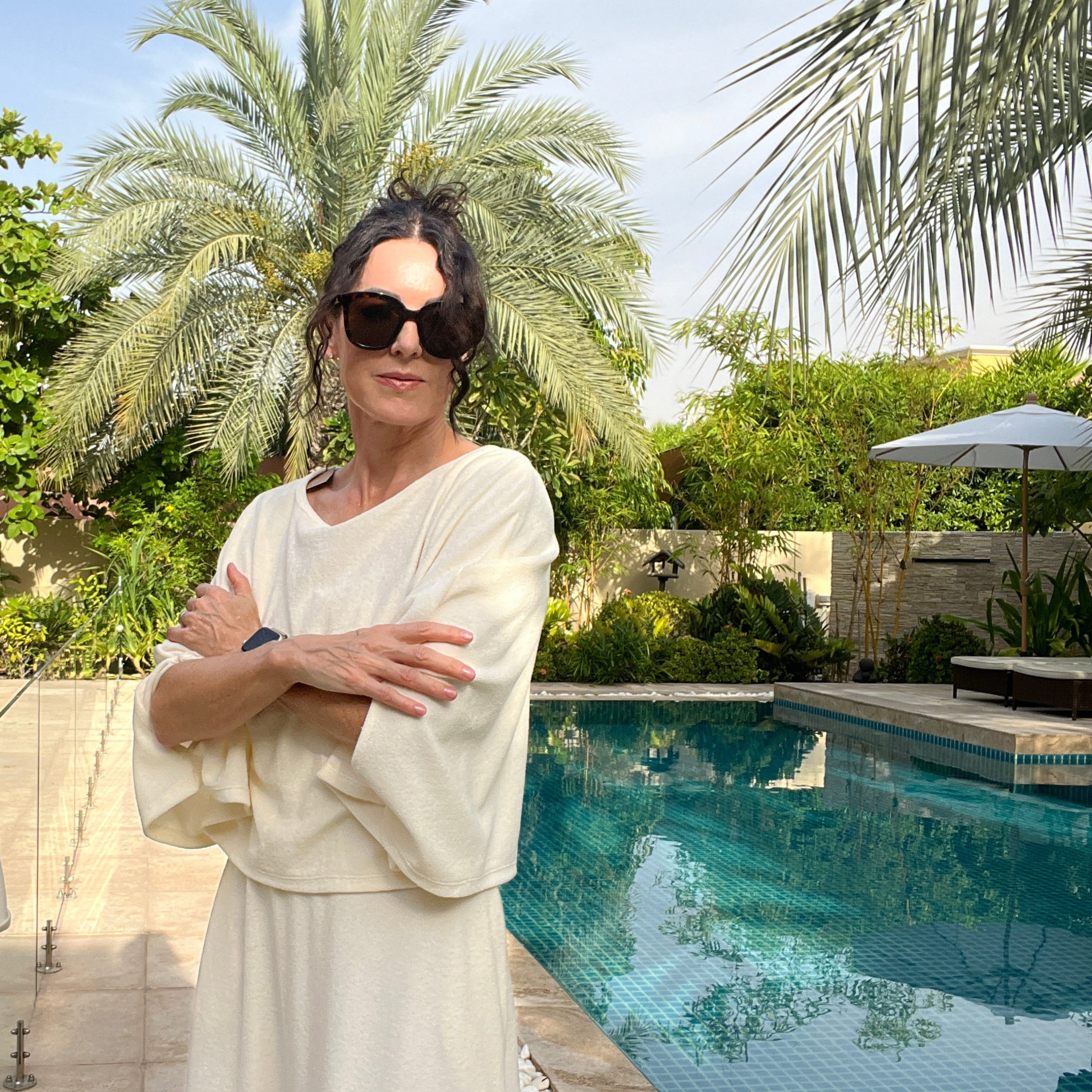 Dry Dolly long poncho – lightweight, stylish & absorbent for extra coverage after swimming, by the beach or in the spa.