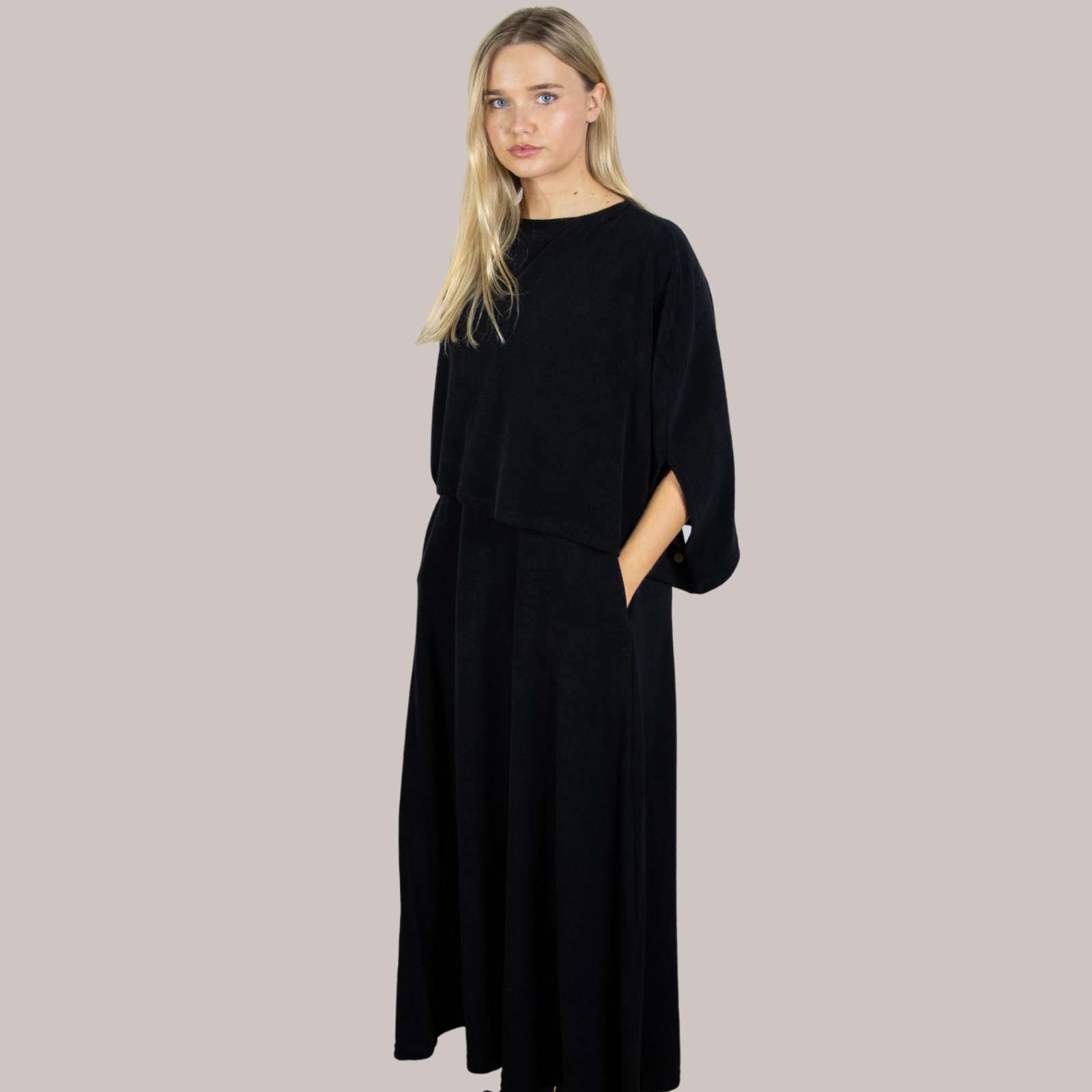 Dry Dolly long poncho – lightweight, quick-drying, stylish & absorbent for extra coverage after swimming, at home, spa or boating.