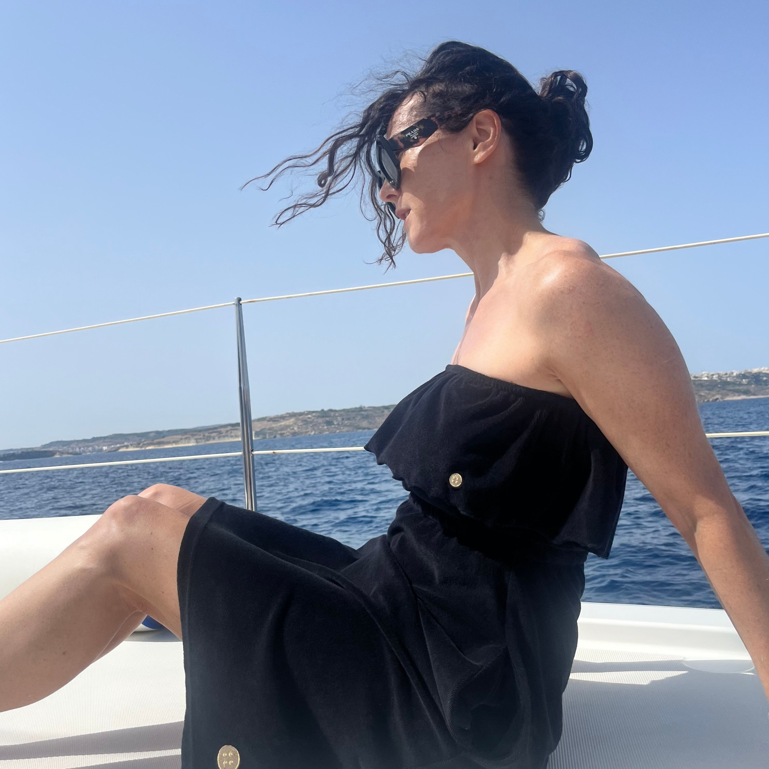 Multi-style arm & bust cover – lightweight, soft towelling & wearable four ways for maternity, beach, spa, or post-shower or cruise comfort.