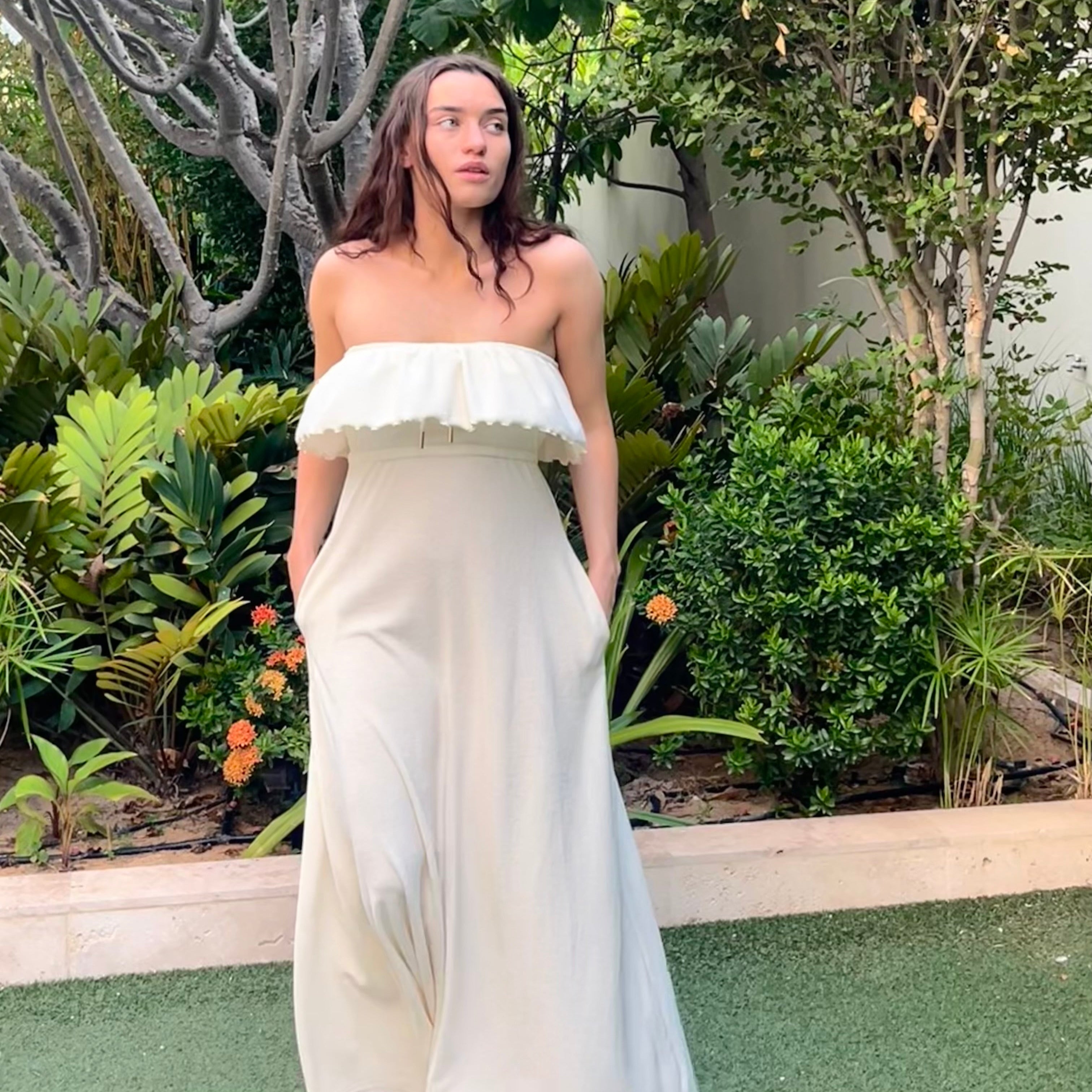 Multi-style arm & bust cover – lightweight, soft towelling & wearable four ways for maternity, beach, spa, or post-shower comfort.