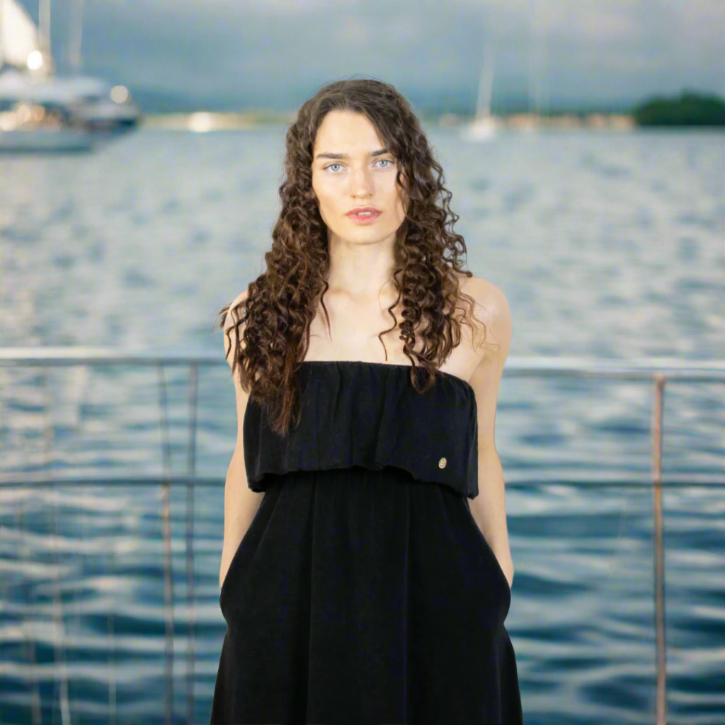 Multi-style arm & bust cover – lightweight, soft towelling & wearable four ways for maternity, beach, spa, or post-shower comfort.