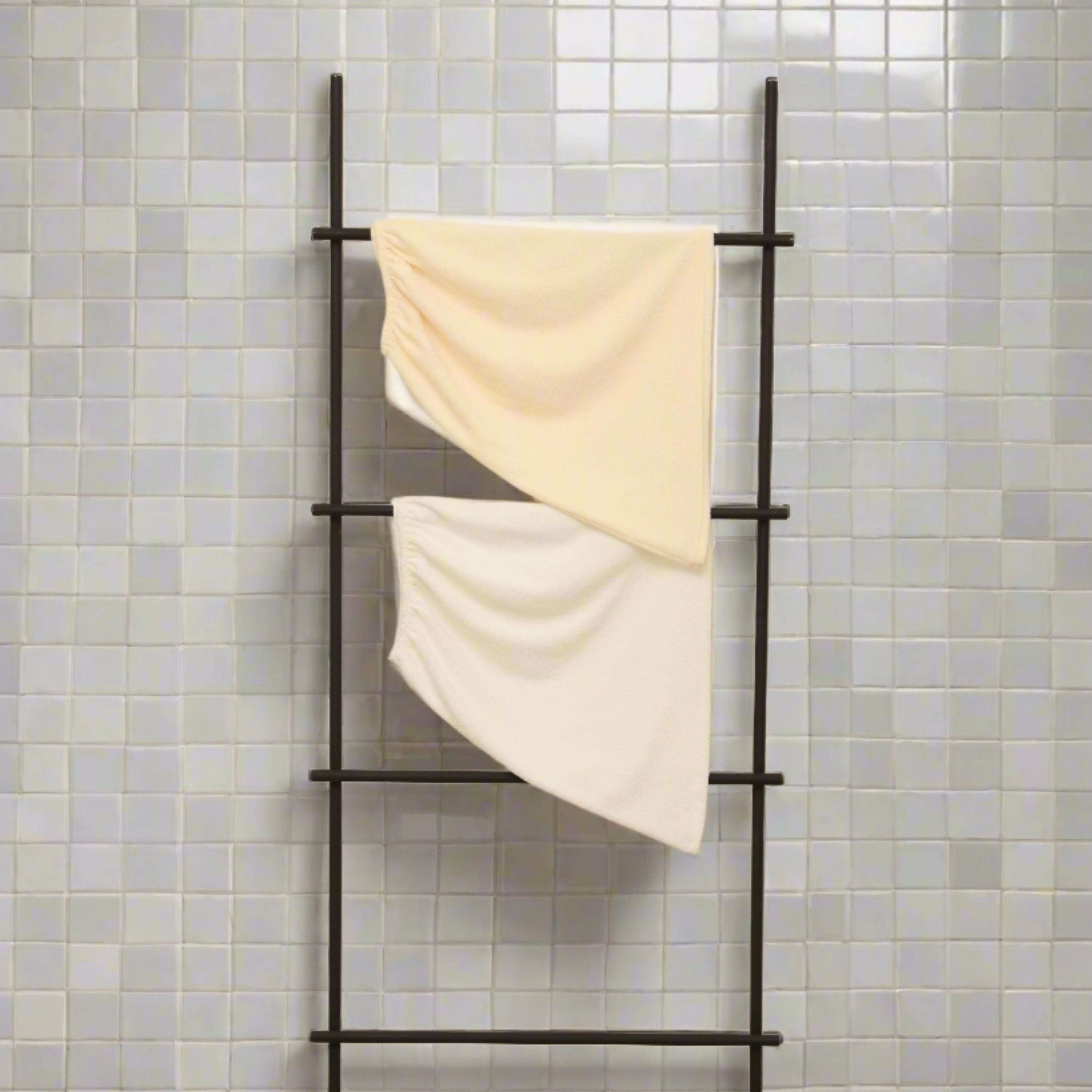 Dry Dolly short poncho – quick-dry, lightweight, and versatile for beach, poolside, sun protection, or maternity wear.