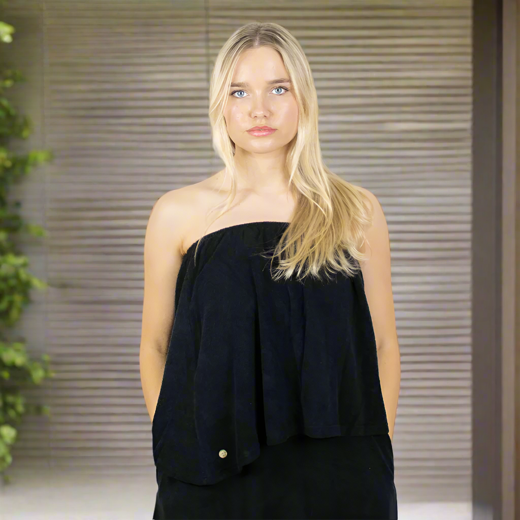 Stylish lightweight poncho – breathable, absorbent & perfect as a beach cover-up, maternity wrap, or post-swim layer. Can be worn 4 ways for style options.