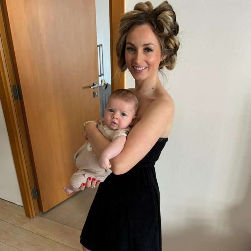 The perfect black classic towel dress for pregnancy and post birth. 