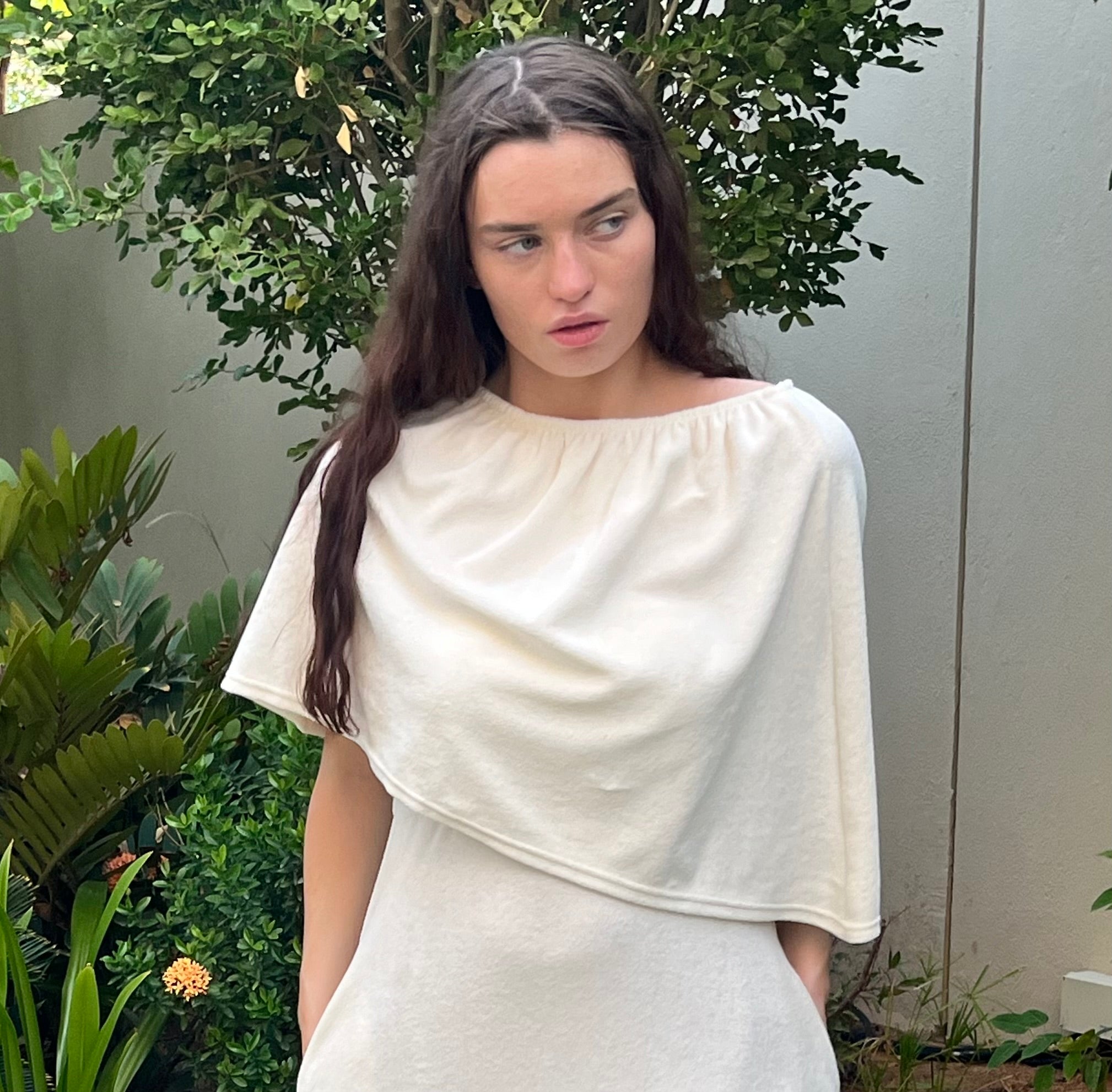 Short towelling poncho – lightweight, stylish & multi-style. Perfect for beach cover, sun protection, or maternity breastfeeding